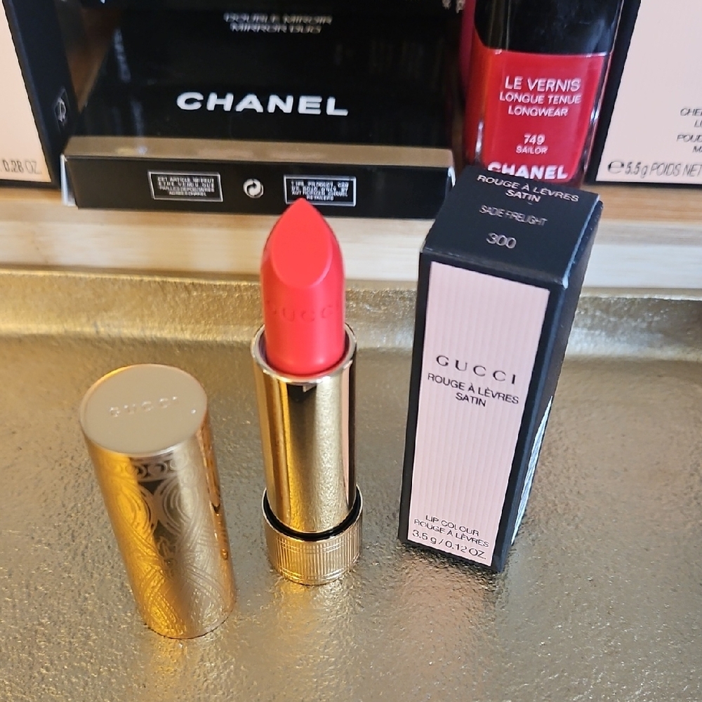 Gucci Rouge à Lèvres Satin Lipstick - Vivid Pink